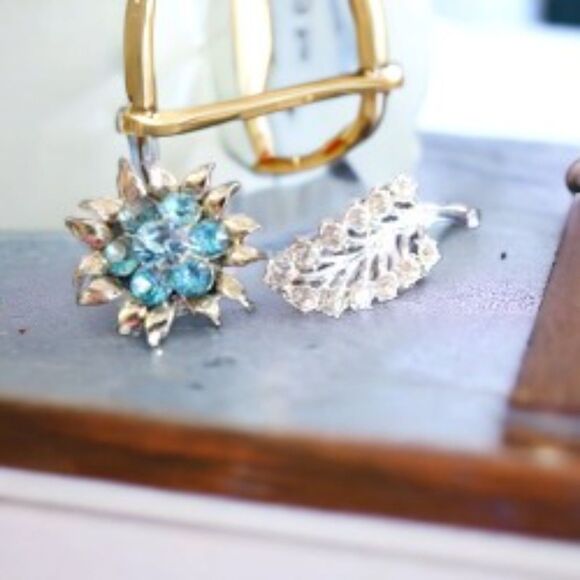 Rhinestone Brooches, Blue Flower Star and Silver Tone Leaf Vintage Set of Two - Picture 1 of 6